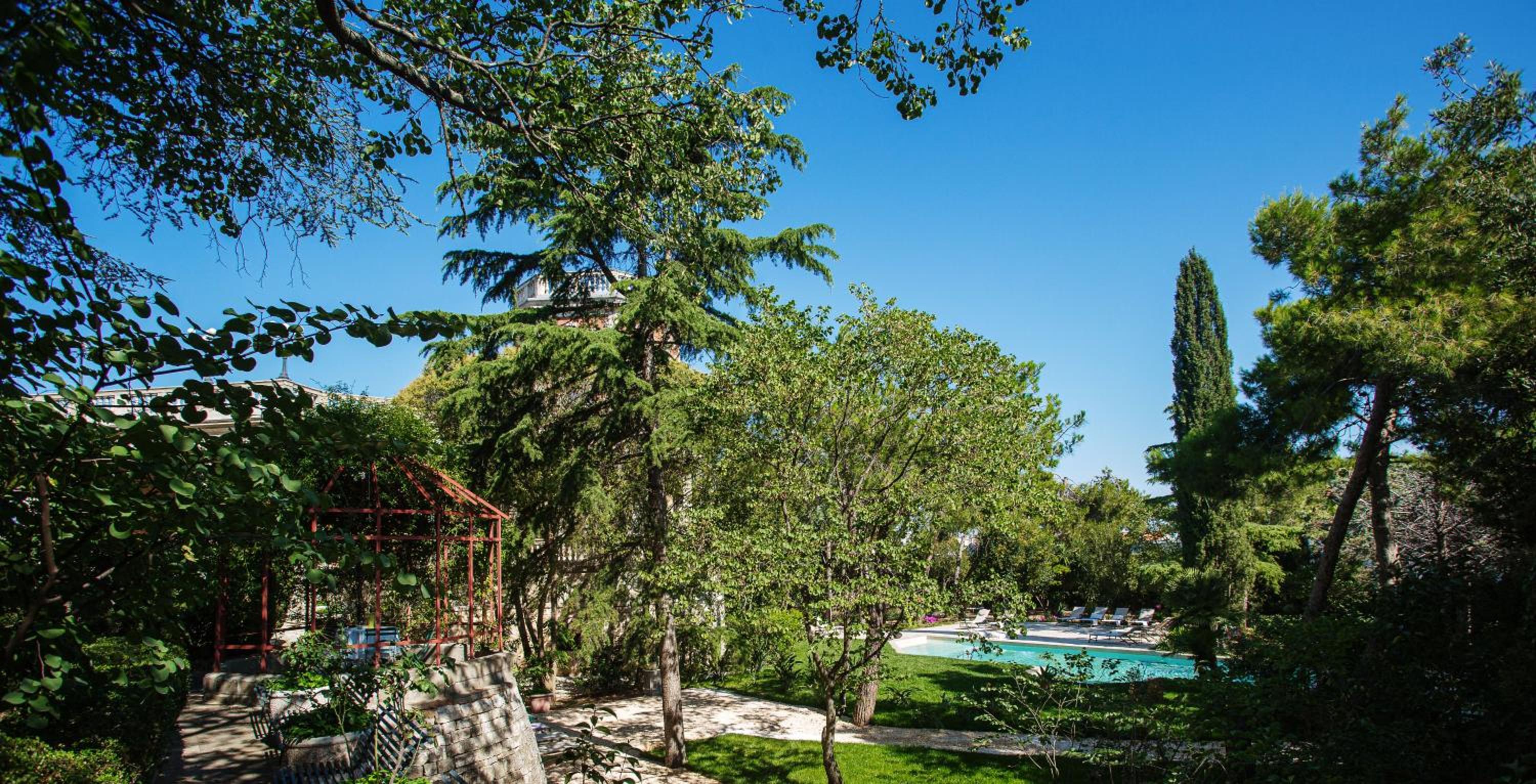 Villa Rosa Resort